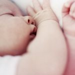 младенец спит