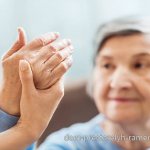 пожилая женщина