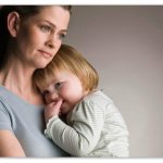 Ребёнок не спит.