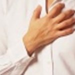 Вегетососудистую дистонию можно узнать по нескольким симптомам. Боль в области сердце – один из них. Такой жизненно важный орган, бывает, дает сбой и при других заболеваниях. Можно ли их отличить друг от друга и как? Каким образом болит сердце при ВСД?